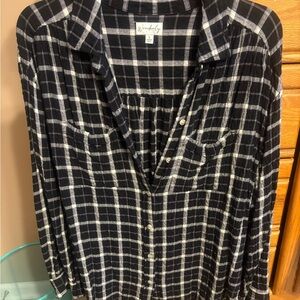 Wonderly Black and White Plaid Button Down Shirt size S